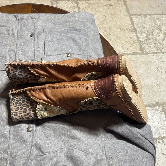 KMB ANTHROPOLOGY LEATHER BOOTS SIZE 7 In EXCELLENT SHAPE - Picture 8 of 9